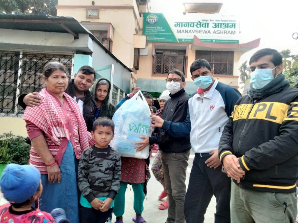 प्रेस सेन्टर मोरङले बाँड्यो ३ हजार मास्क