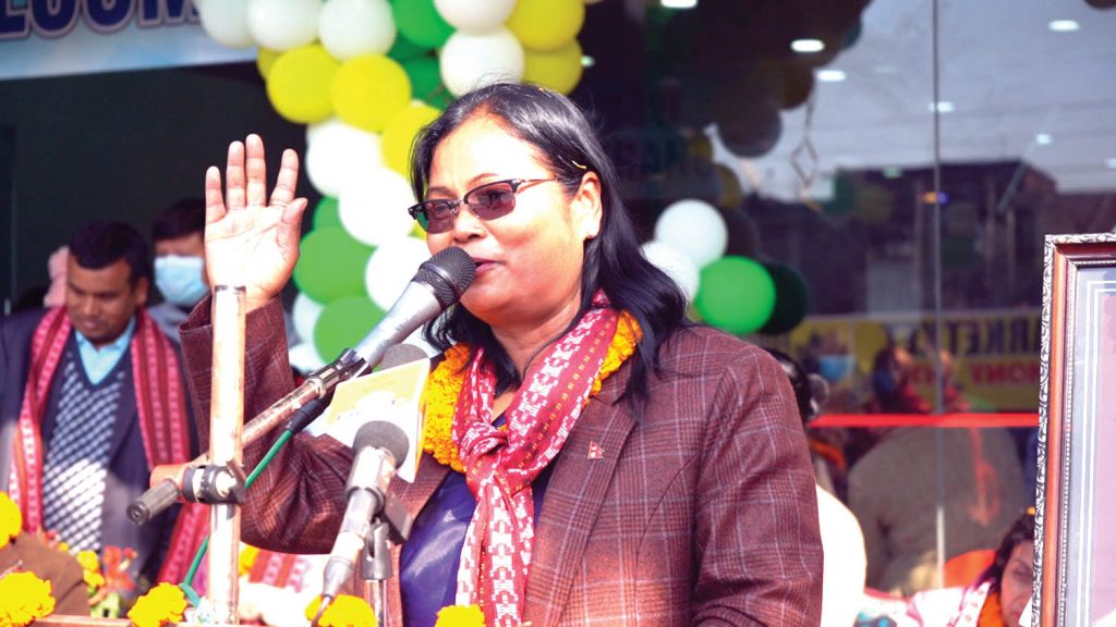 चौधरीको ‘फरवार्ड मार्ट’ सञ्चालनमा