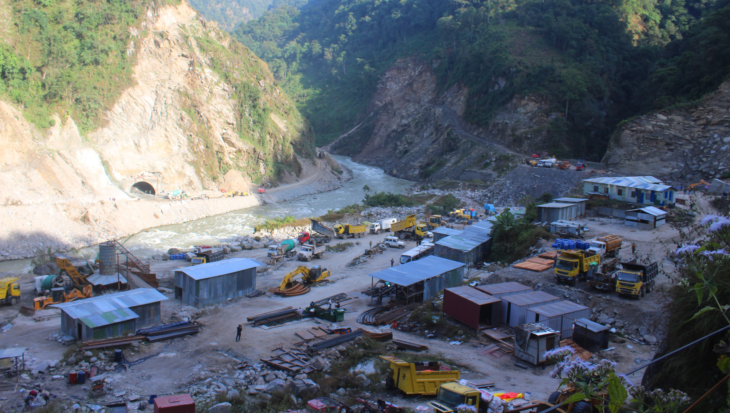 अरुण तेस्रो आयोजनाको ट्रान्समिसन लाइन विवाद, मुआब्जा माग गर्दै सरोकारवाला