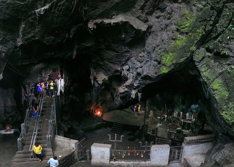 दर्शनार्थीका लागि खुल्यो हलेसी मन्दिर