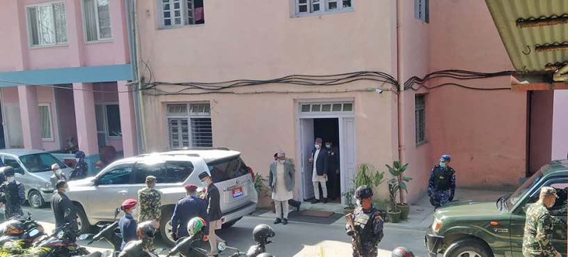 महाअभियोग दर्ताको पत्र बुझेर सर्वोच्चबाट बाहिरिए प्रधानन्यायाधीश जबरा