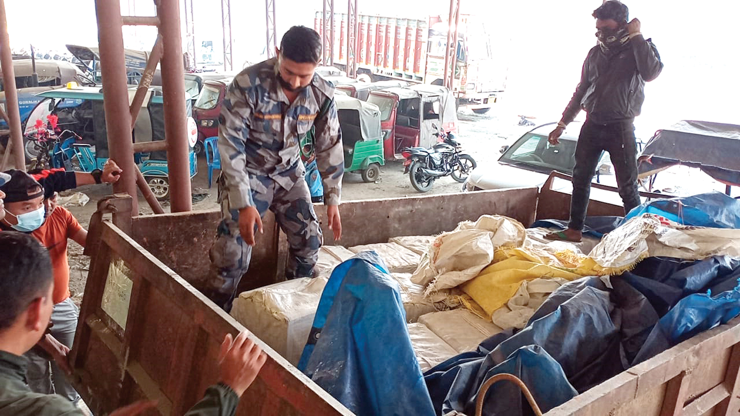 निर्यात अनुमति भएकै वस्तुको पनि तस्करी