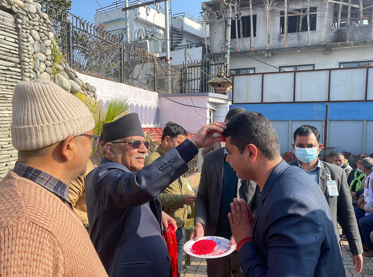 काँग्रेस–एमालेका करीब दुई दर्जन कार्यकर्ता माओवादी केन्द्रमा प्रवेश