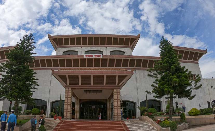 महाअभियोग दर्ता भएपछि प्रतिनिधि सभाको बैठक फेरि सर्यो