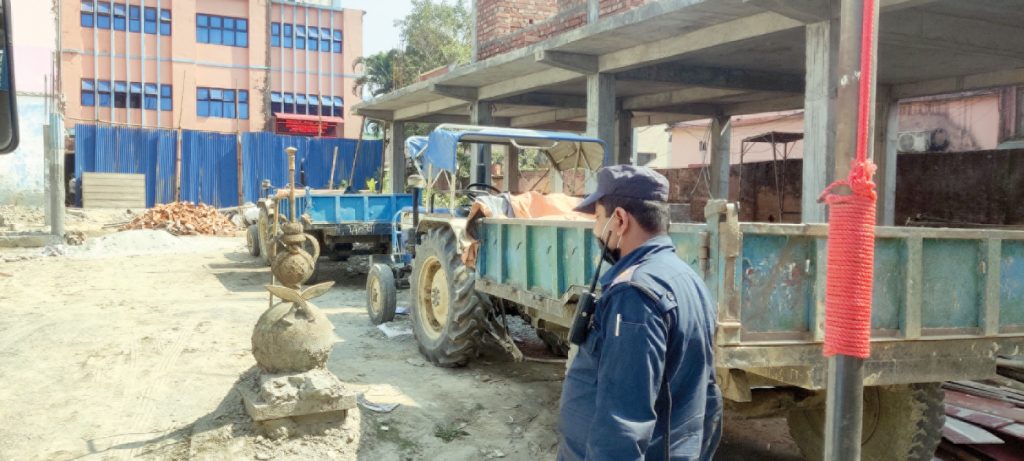 विराटनगर महानगरभित्रै अवैध उत्खनन् रोकिएन