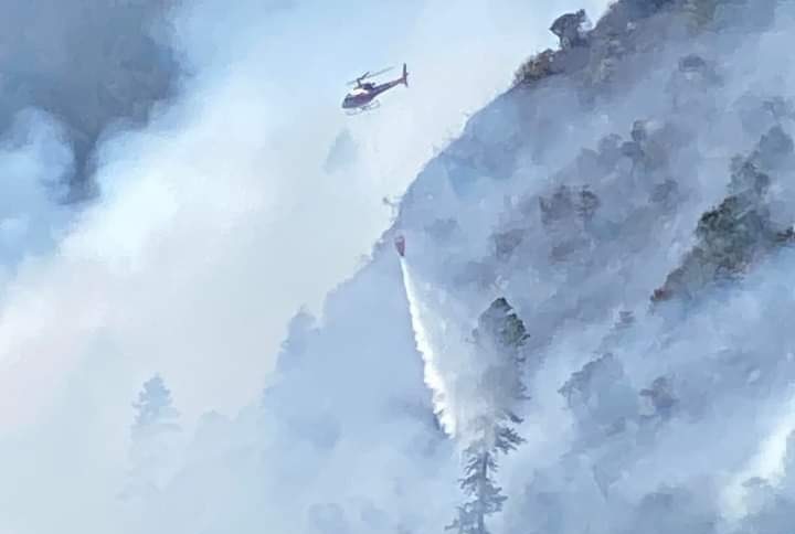 लुक्ला विमानस्थल नजिकैको वनमा लागेको आगो अझै नियन्त्रण बाहिर