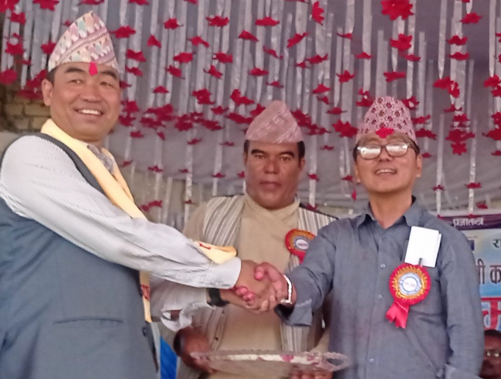 कानेपोखरीका एमाले नेता इन्द्रबहादुर सुब्बा राप्रपा प्रवेश