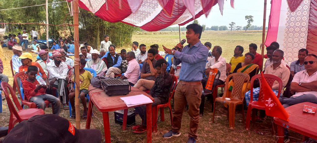 माओवादी केन्द्रमा प्रवेश