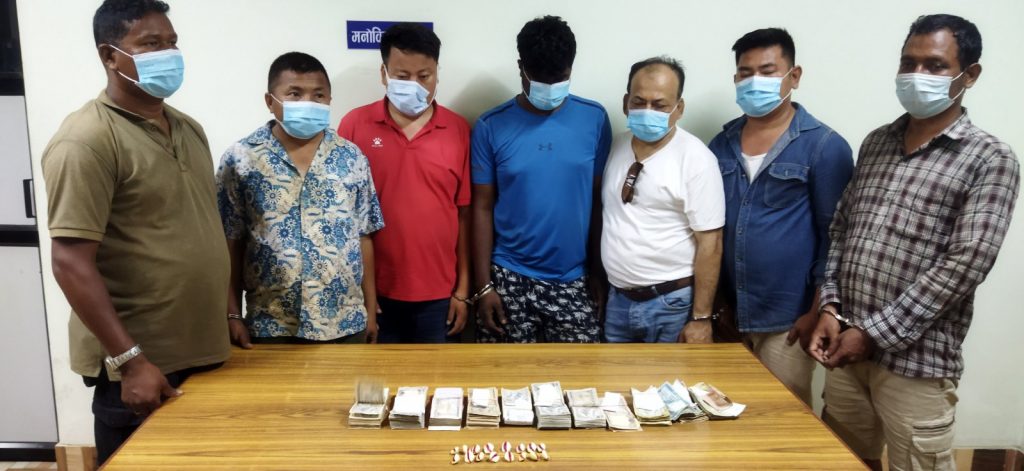 ६ लाखसहित सात जुवाडे पक्राउ