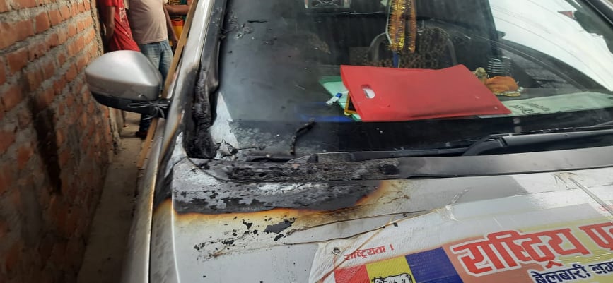मेयरका उम्मेदवारको गाडीमा आगजनी, प्रचारमा हिड्ने एक पक्राउ
