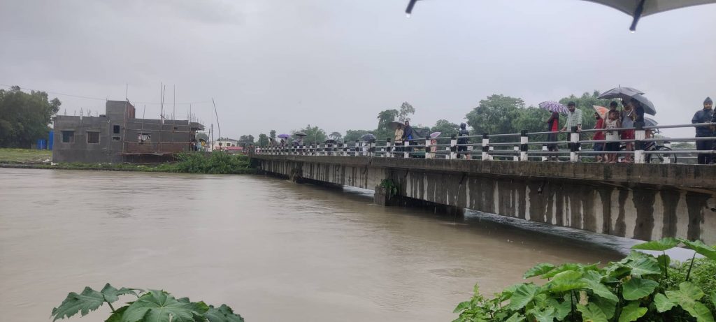 सुनसरी र मोरङका खाेलामा बाढी आउन सक्ने, १२ बजेसम्म सतर्कता अपनाउन आग्रह