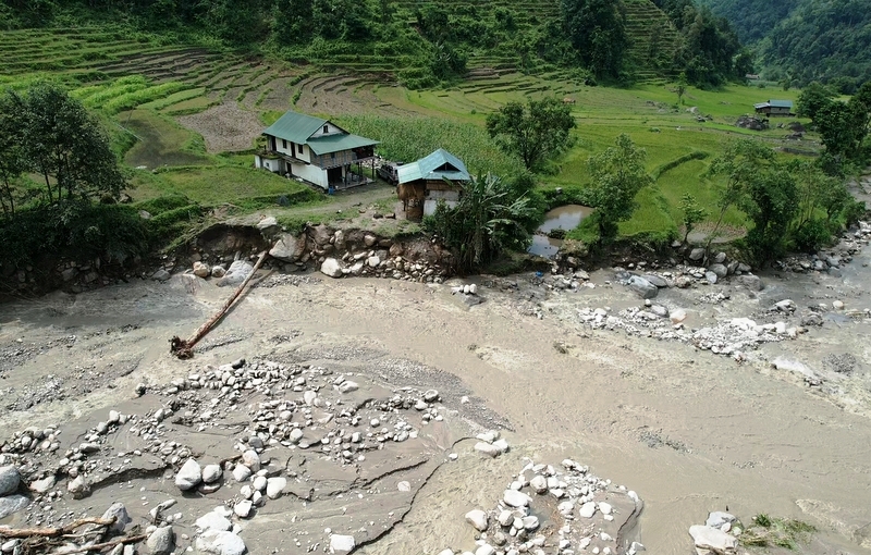 पहिरोले संखुवासभाको चिचिलामा १० परिवार विस्थापित