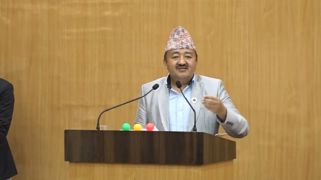 एमालेलाई मुख्यमन्त्री राईको जवाफः ढंग नपुग्दा दुईतिहाई ढल्यो, ढंग पुग्दा १० सिटेले मुख्यमन्त्री पड्कायो