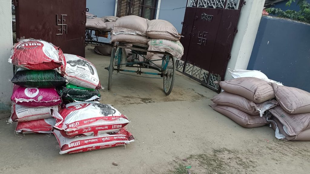 विराटनगरमा व्यापारीको गोदाममा प्रहरीको छापा, अवैध सामान नियन्त्रणमा