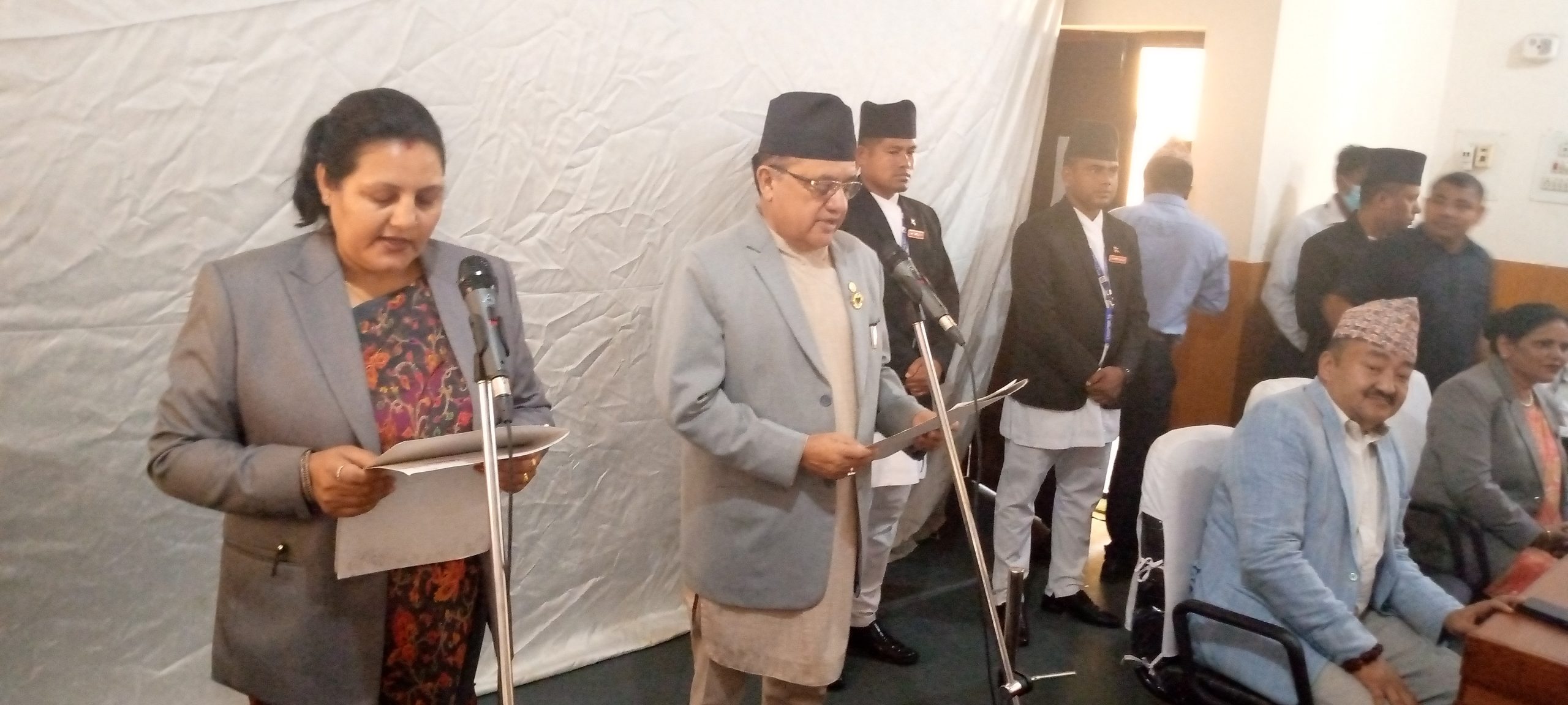 बस्नेतले लिइन् प्रदेशसभा सदस्यको शपथ