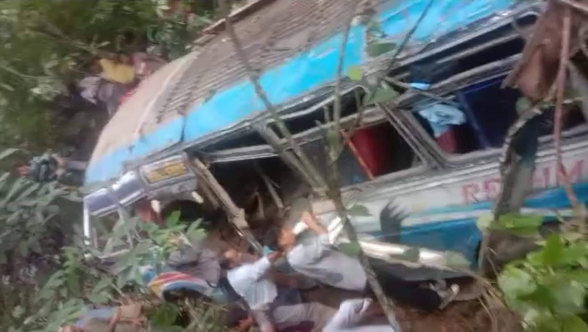 पाल्पाको लघुवामा बस दुर्घटना ६ जनाको मृत्यु