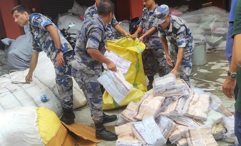 यसरी बढ्दैछ कपडाको तस्करी