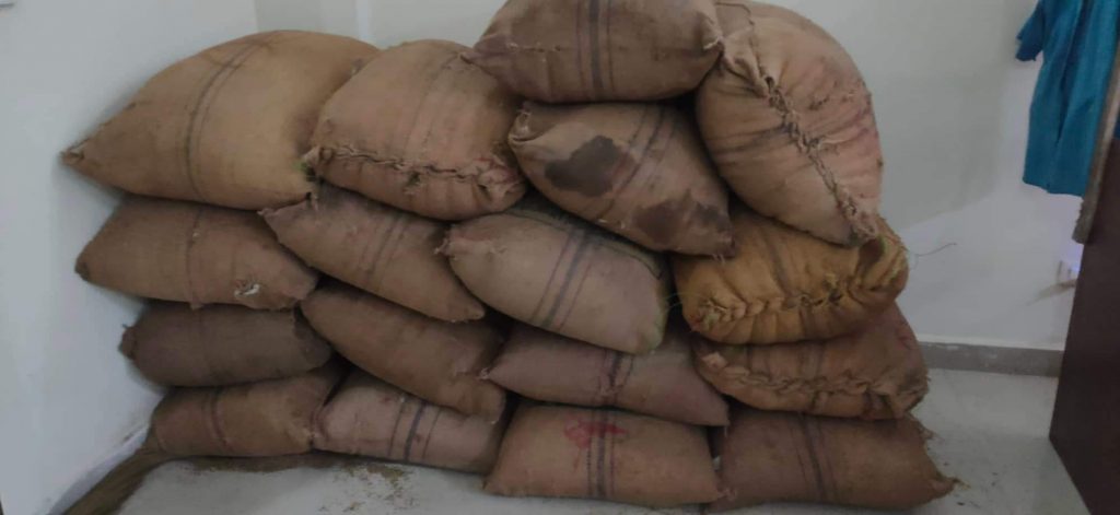 तस्करीको १७ बोरा सुर्ती बरामद