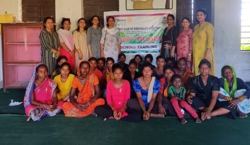 रोटरी क्लब डाउनटाउनद्धारा तीन महिने सिलाई कटाइ तालिम सुरु