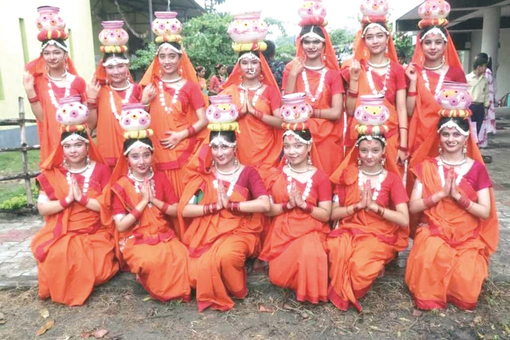 प्याब्सनको लोकनृत्यमा एभरेष्ट प्रथम