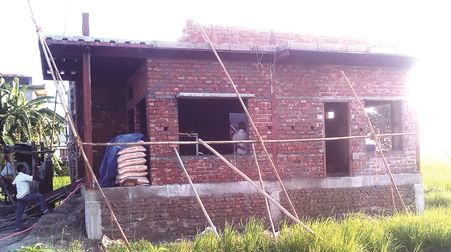 ‘टुरिस्ट’ को आरोपबाट जोगिन मोरङमा घर बनाउँदै ढकाल