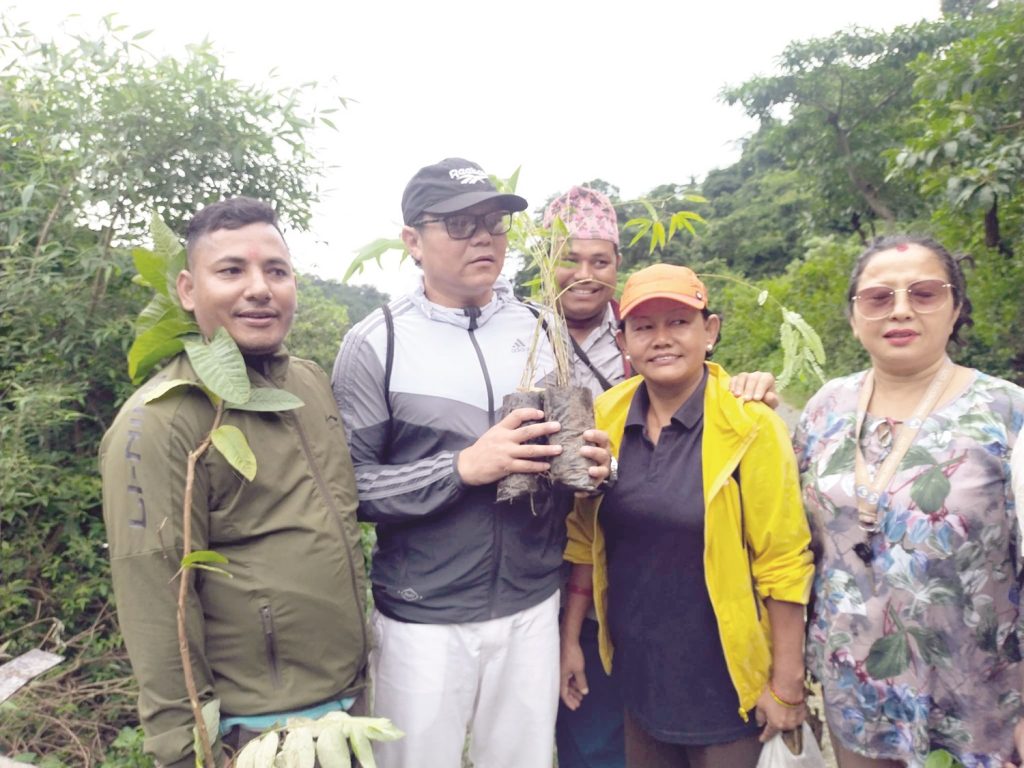 साम्पाङलाई साथ दिन आइपुगे भोजपुरका सांसद सुदन किराती