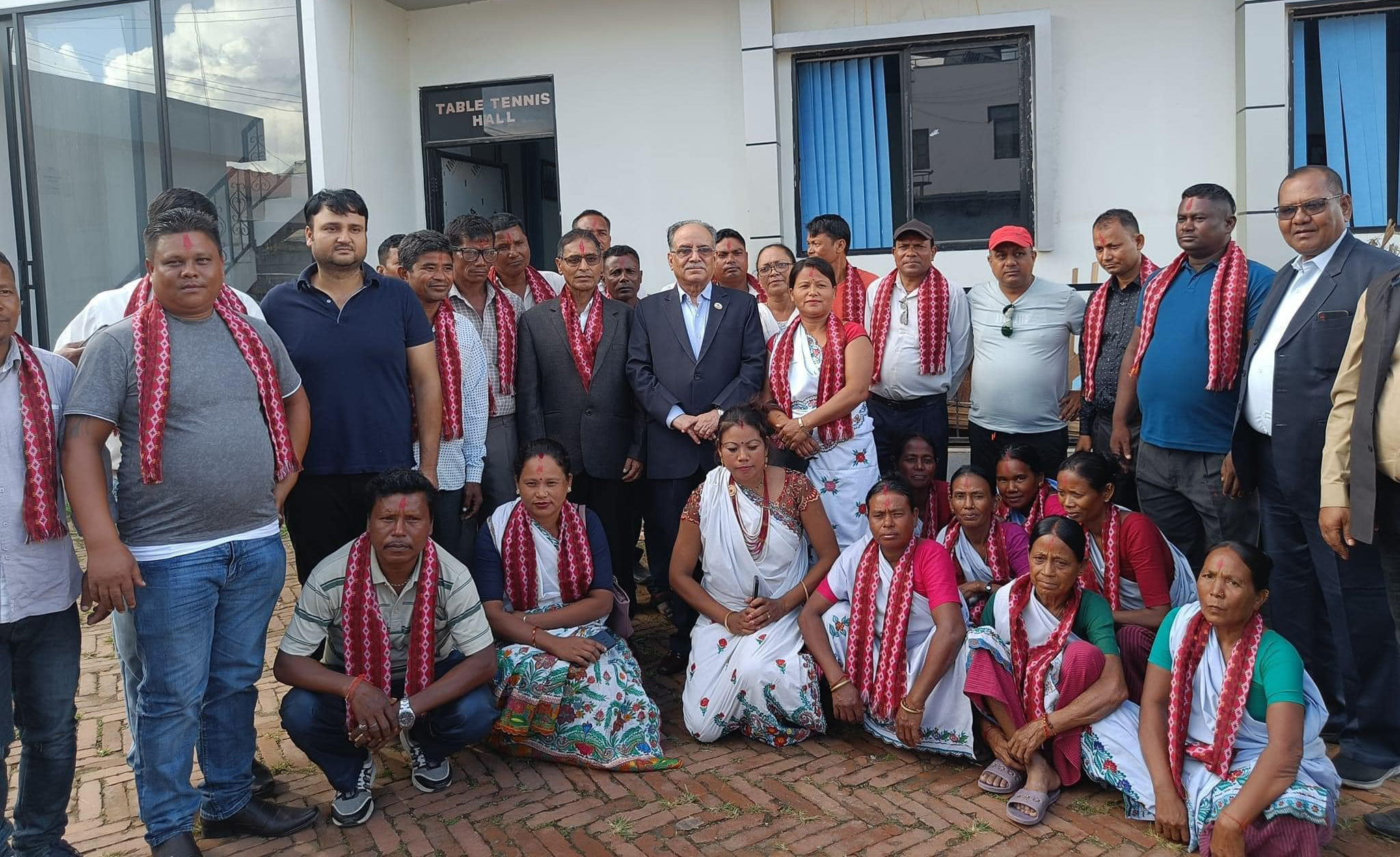 मोरङ बुढीगंगामा एमाले छोड्नेको लर्को, ४० जना माओवादीमा प्रवेश