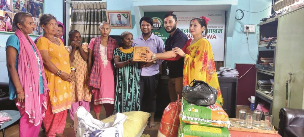 मानव सेवा आश्रममा खाद्यान्य सहयोग