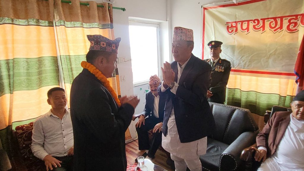 नवनियुक्त मुख्य न्यायधिवक्ता राईले लिए शपथ