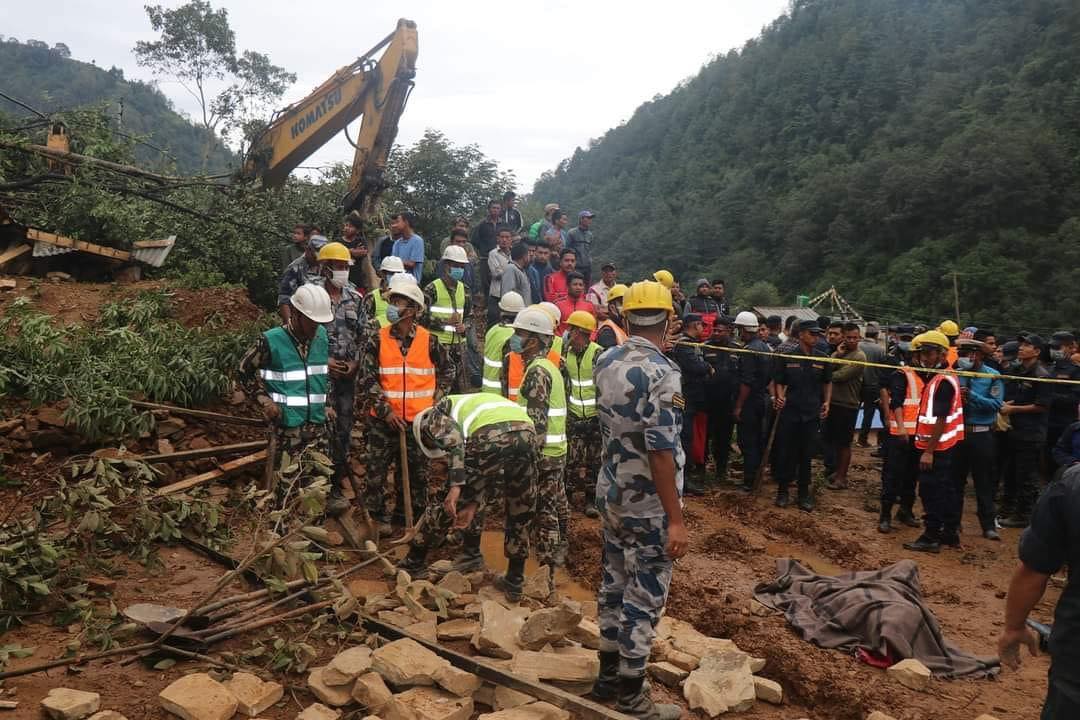 अछाम पहिरो अपडेट : मृत्यु हुनेको सख्या १७ पुग्यो , अझै ६ सम्पर्कविहीन