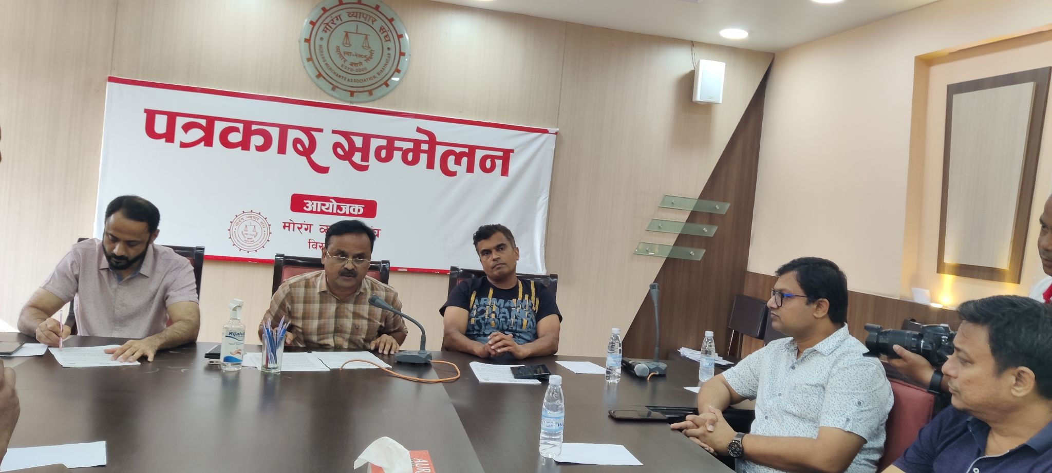 विराटनगरका उद्योगीको चेतावनीः कि ब्याजदर घटाऊ, कि हाम्रो जायजेथा लिइदेऊ