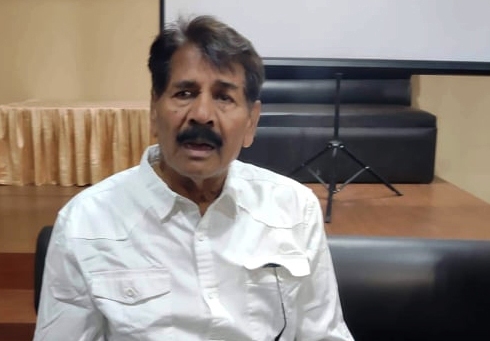 केन्द्रीय  सल्लाहकार समिति सदस्य यादवले छोडे एमाले