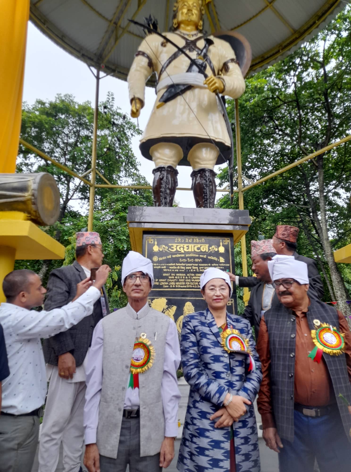 यलम्बरको सालिकको अनावरण