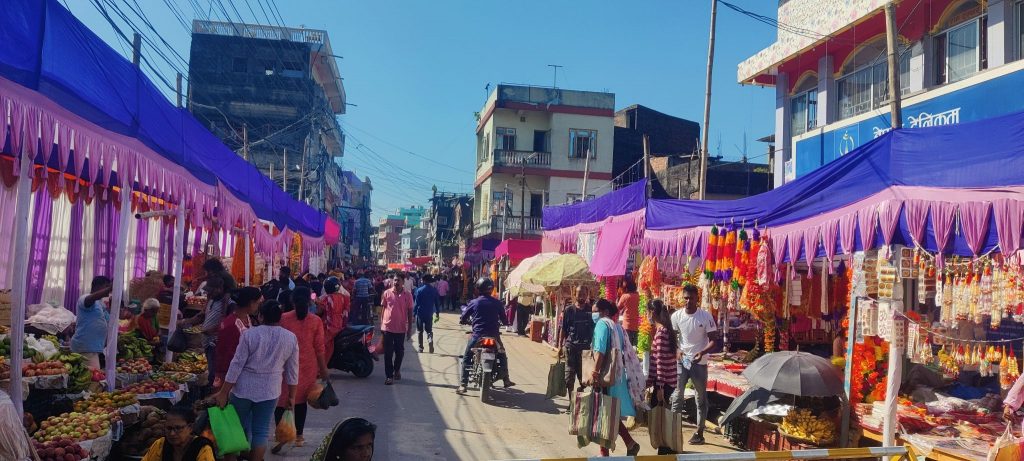 उज्यालो पर्वले गुल्जार विराटनगरको बजार (फोटो फिचर)