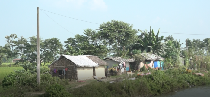 चतरा नहर आसपासमा घर–टहरा बनाउने क्रम बढ्दै