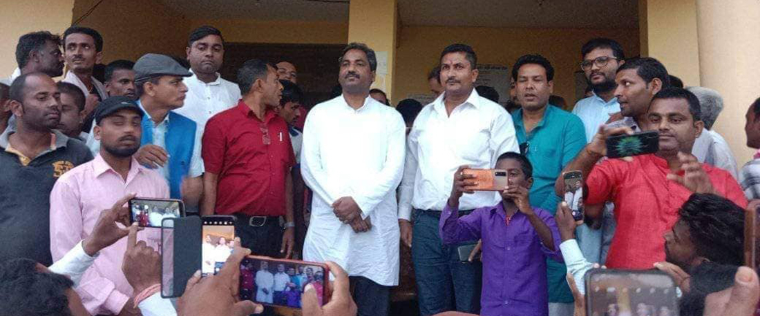 एमाले नेता प्रभु साहद्वारा पार्टीको टिकट अस्वीकार गर्दै स्वतन्त्र उम्मेदवारी दर्ता