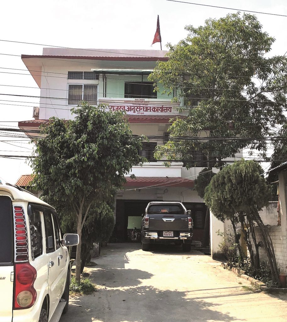 पुराना प्रमुखले नछाड्दा नयाँले हाजिर गर्न पाएनन्