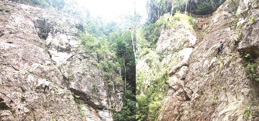 महभिरमा ‘रक क्लाइम्बिङ’ को आकर्षण