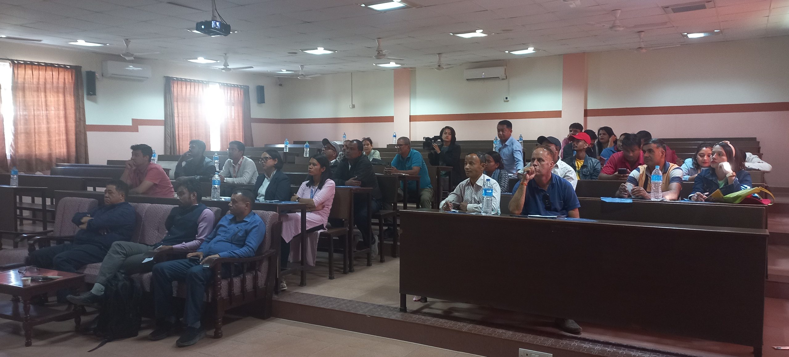 असुरक्षित हुने गर्भपतनलाई निरुत्साहित गर्न जोड