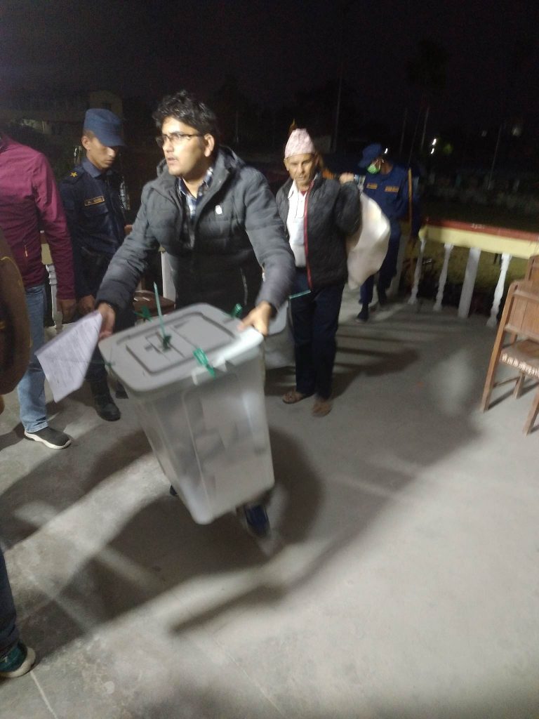 विराटनगरमा संकलन गर्न थालियो मतपेटिका