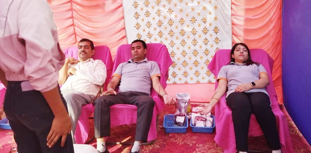 शिखर इन्स्योरेन्सको वार्षिकोत्सवमा रक्तदान