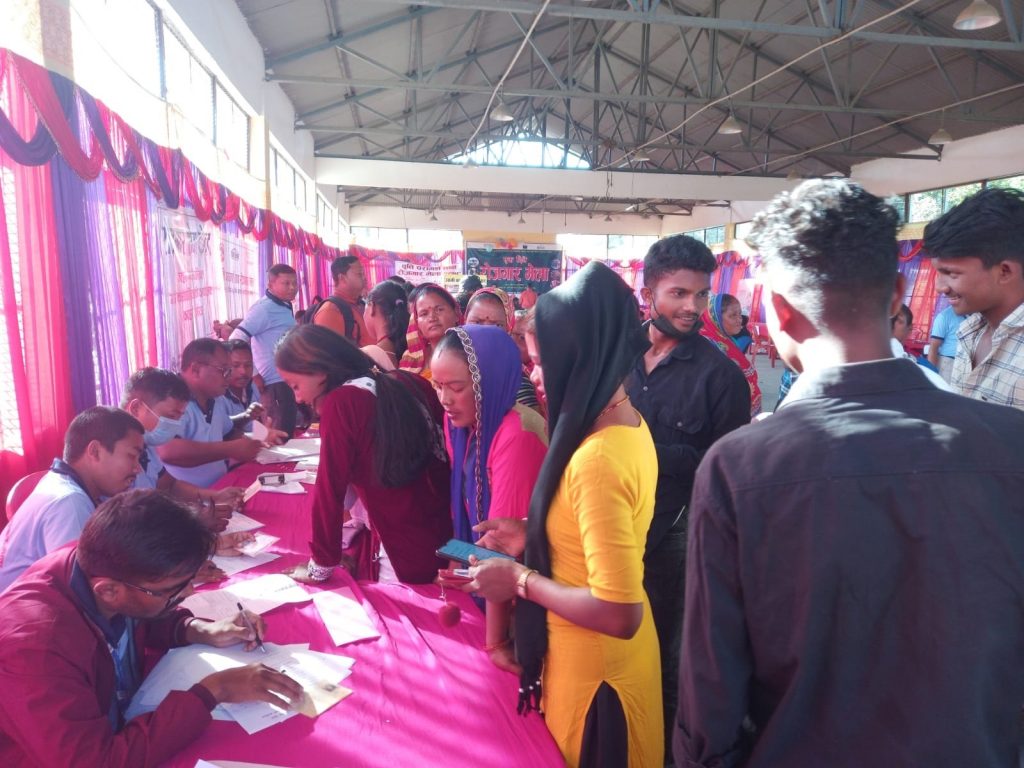 नौं सय व्यक्ति रोजगारदाताको सम्पर्कमा