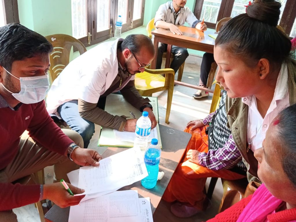 रोटरीद्वारा ज्येष्ठ नागरिकको निःशुल्क उपचार