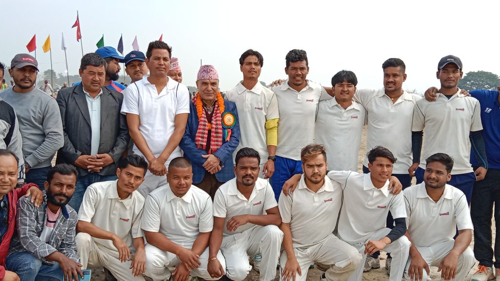 मेयर कप क्रिकेटको उपाधि सुनवर्षी वडा नम्बर ८ लाई