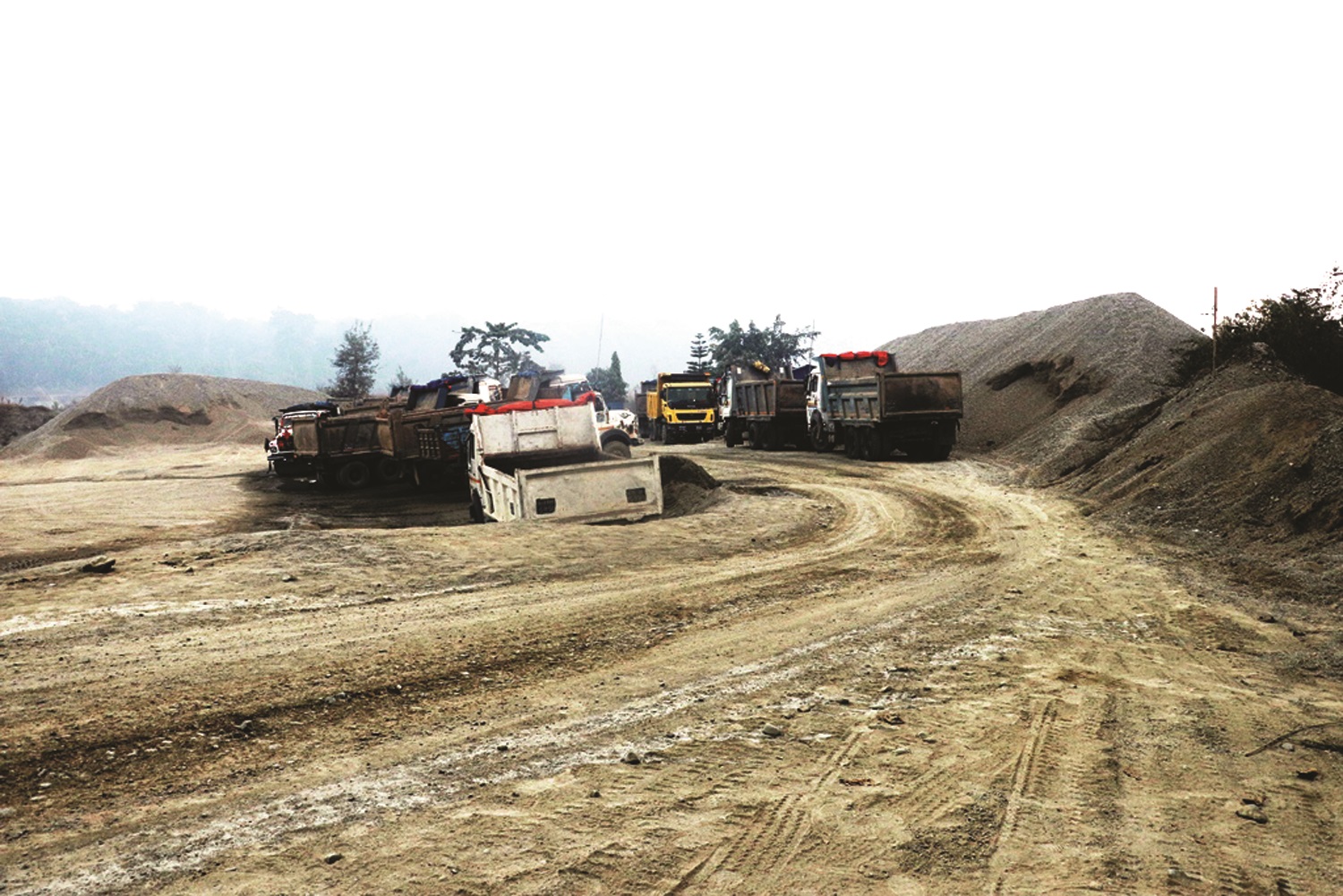 संखुवासभामाअवैध रुपमा संचालन गरिएको क्रसर उद्योग बन्द