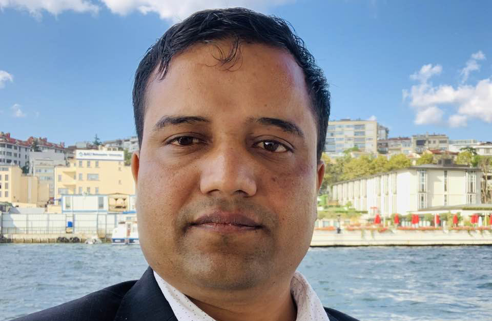 जनयुद्धमा श्रीमती गुमाएका चापागाईं भन्छन् : सहिदको बलिदानीमाथि घात गर्दिन