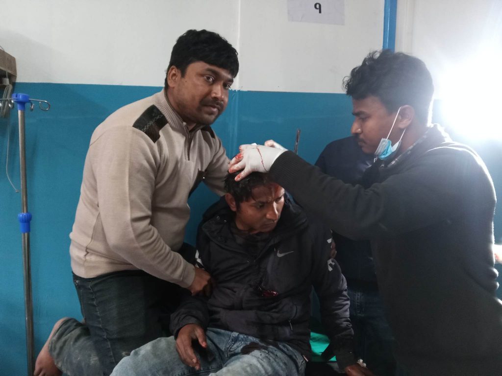 बर्जू महोत्सवमा प्रहरी र स्थानीय बिच झडप ,५ जना घाइते