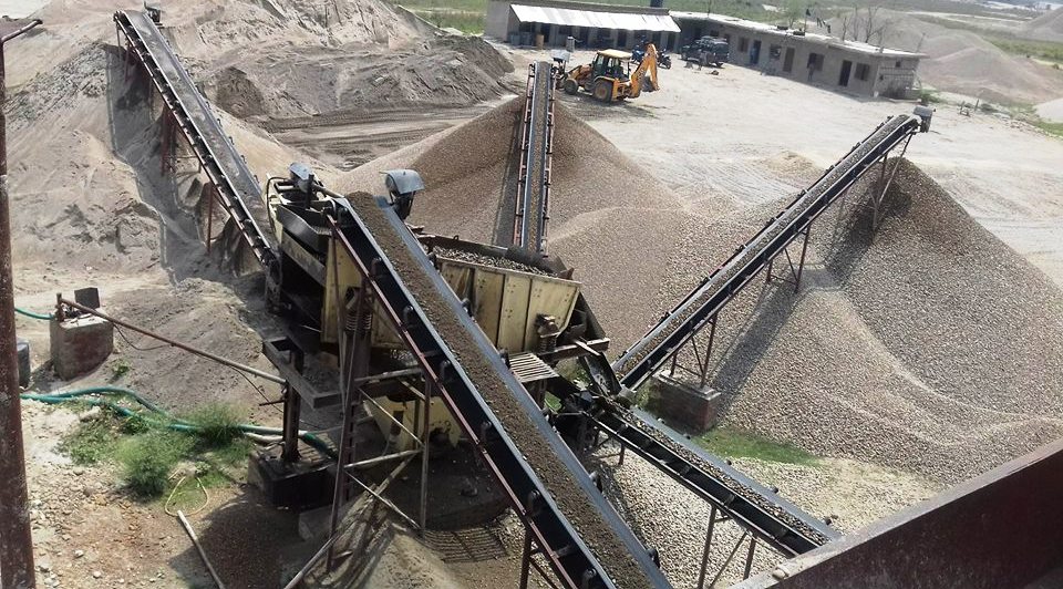 अवैध क्रसर उद्योग बन्द गर्न सीडीओलाई गृह मन्त्रालयको निर्देशन