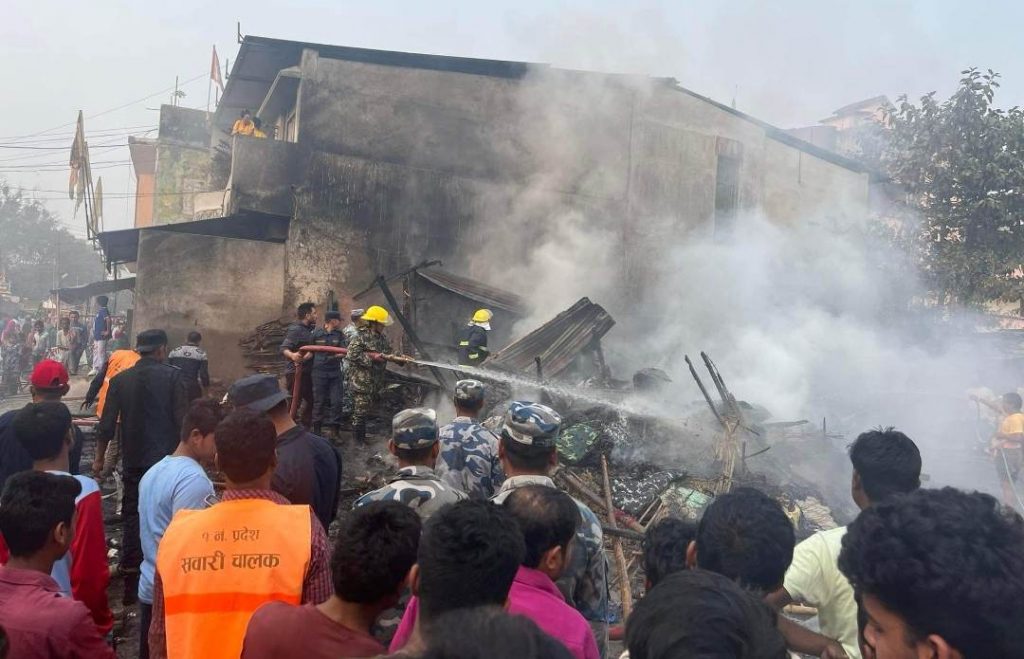 विराटनगरको कपडा पसलमा आगजनी