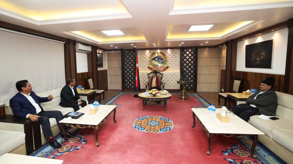 नेत्रविक्रम चन्द विप्लवले भेट प्रधानमन्त्रीलाई